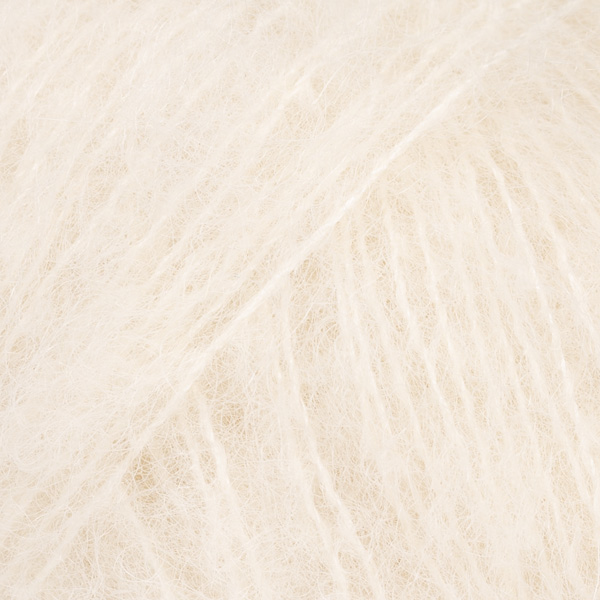 DROPS · Brushed Alpaca Silk · Natur - Uni Colour 01