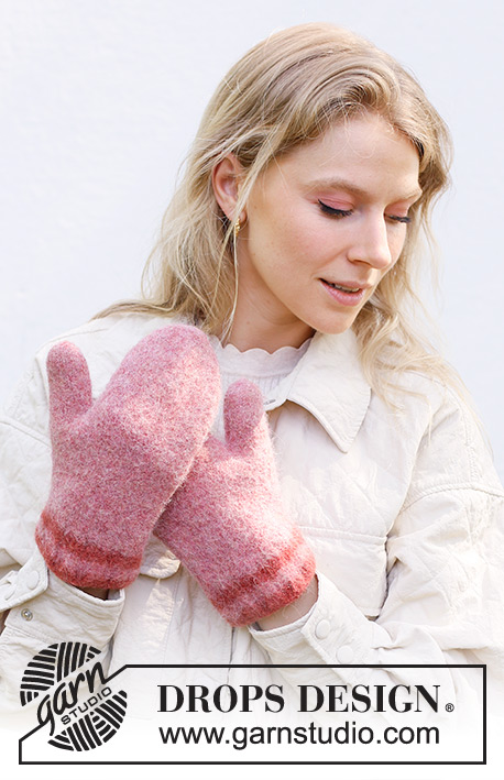 Snowslide Mittens by DROPS Design