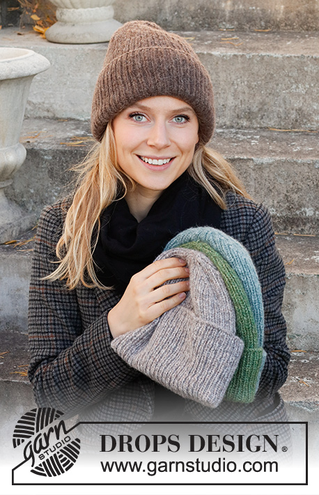 Winter Smiles Hat by DROPS Design
