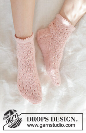 Pretty in Peach Socks